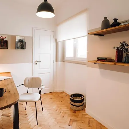 Rupit - 3 Bedrooms, Office And Terrace In Alvalade Апартаменты Лиссабон