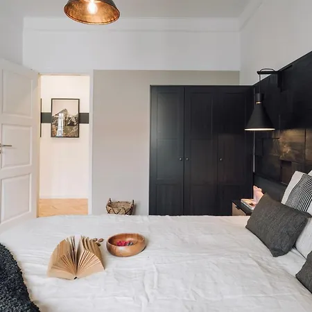 Rupit - 3 Bedrooms, Office And Terrace In Alvalade * Лиссабон