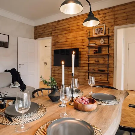 Rupit - 3 Bedrooms, Office And Terrace In Alvalade Апартаменты