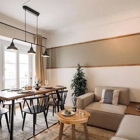 Апартаменты Rupit - 3 Bedrooms, Office And Terrace In Alvalade *
