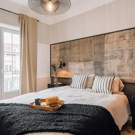 Rupit - 3 Bedrooms, Office And Terrace In Alvalade Апартаменты Лиссабон