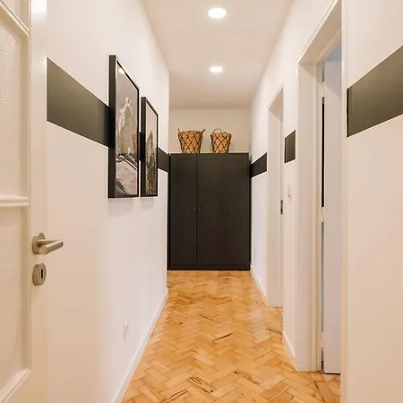 Rupit - 3 Bedrooms, Office And Terrace In Alvalade * Lisbon