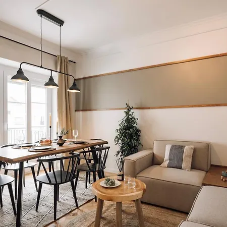Apartment Rupit - 3 Bedrooms, Office And Terrace In Alvalade *