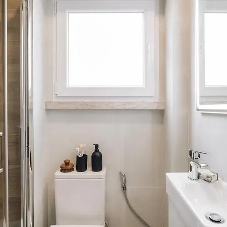 Rupit - 3 Bedrooms, Office And Terrace In Alvalade Lisboa