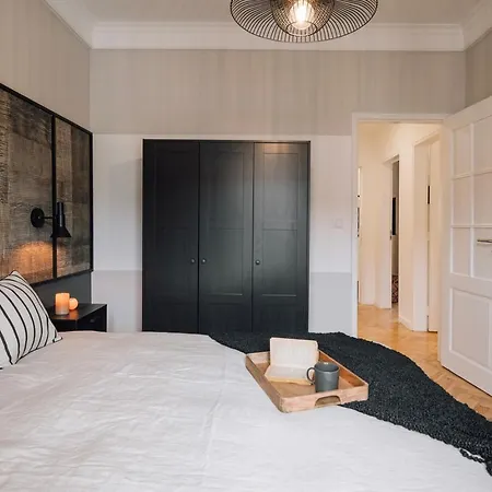 Rupit - 3 Bedrooms, Office And Terrace In Alvalade Lisboa