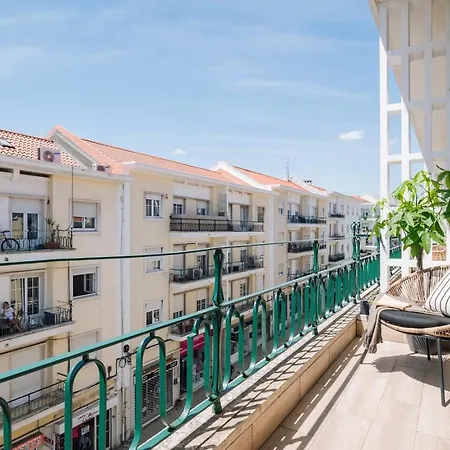 Rupit - 3 Bedrooms, Office And Terrace In Alvalade *